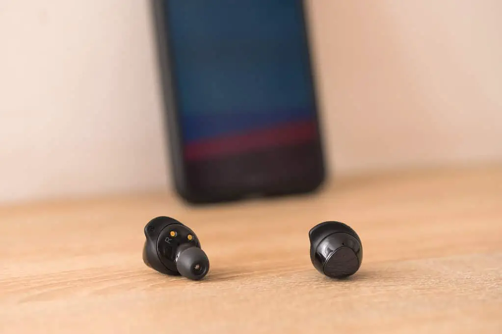  How to Pair Wireless Earbuds Together
